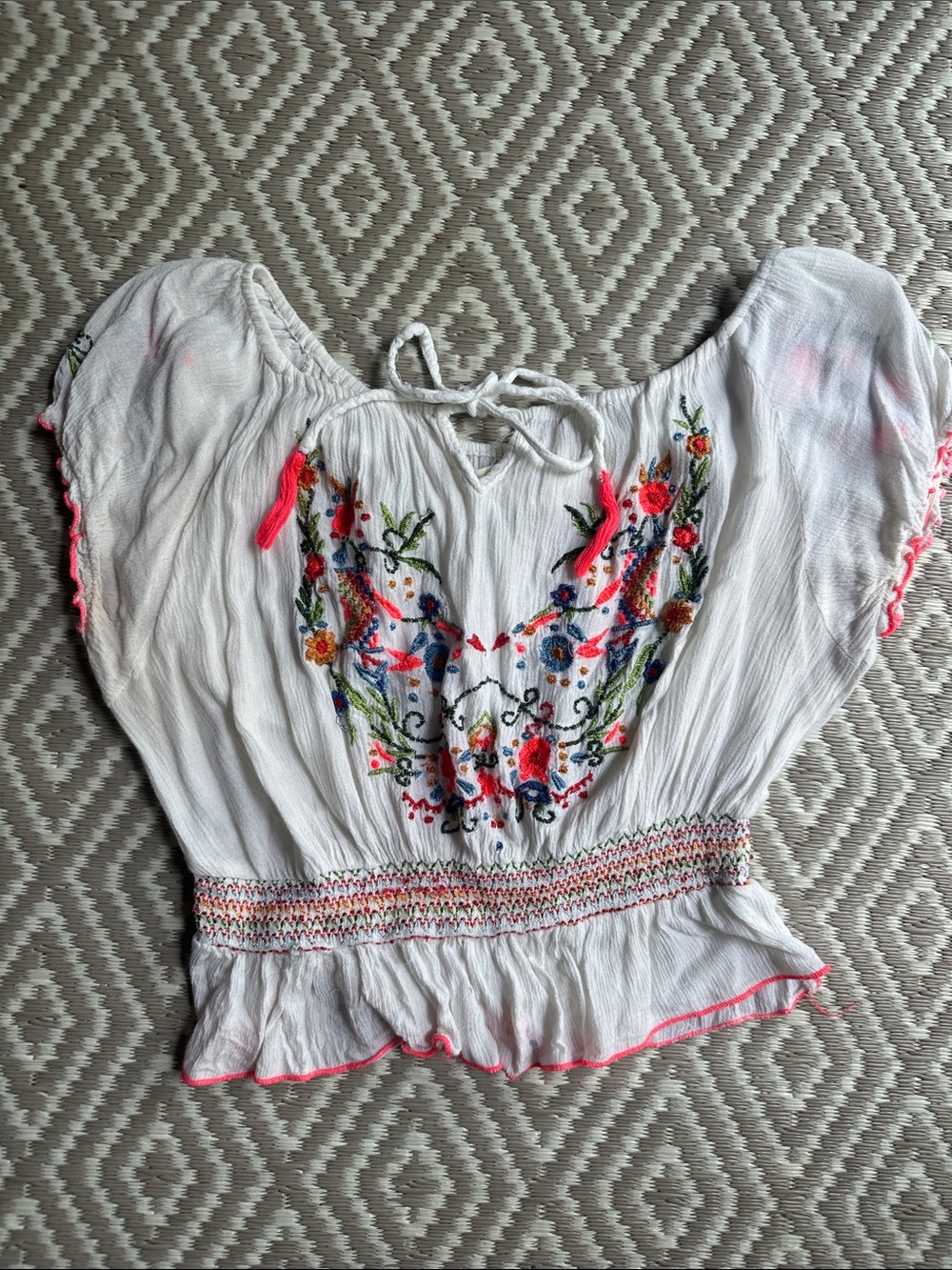 Shrinking Violet White Peasant Top with Multicolor Floral Embroidery - Picture 6 of 12